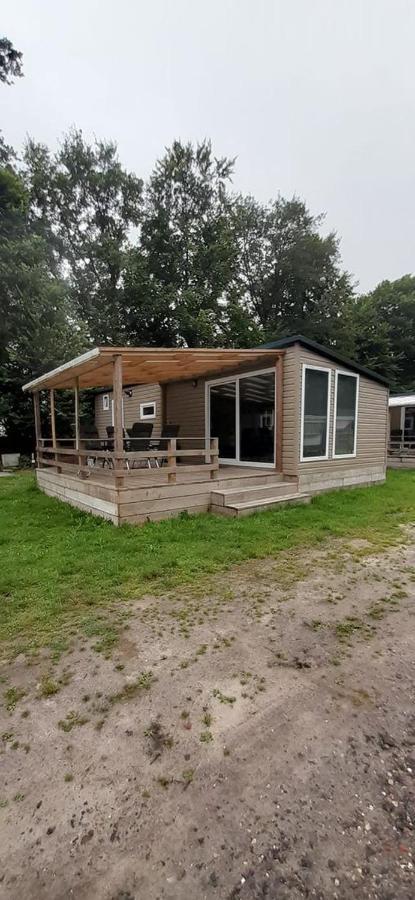 Chalet 2 Landgoedcamping Nienoord In Leek Dış mekan fotoğraf